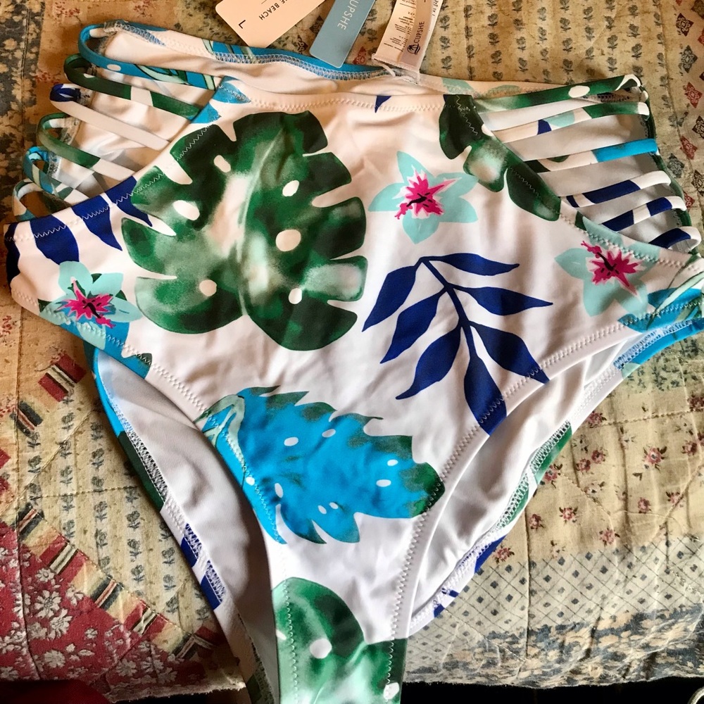 New with tags women’s Bikini bottom